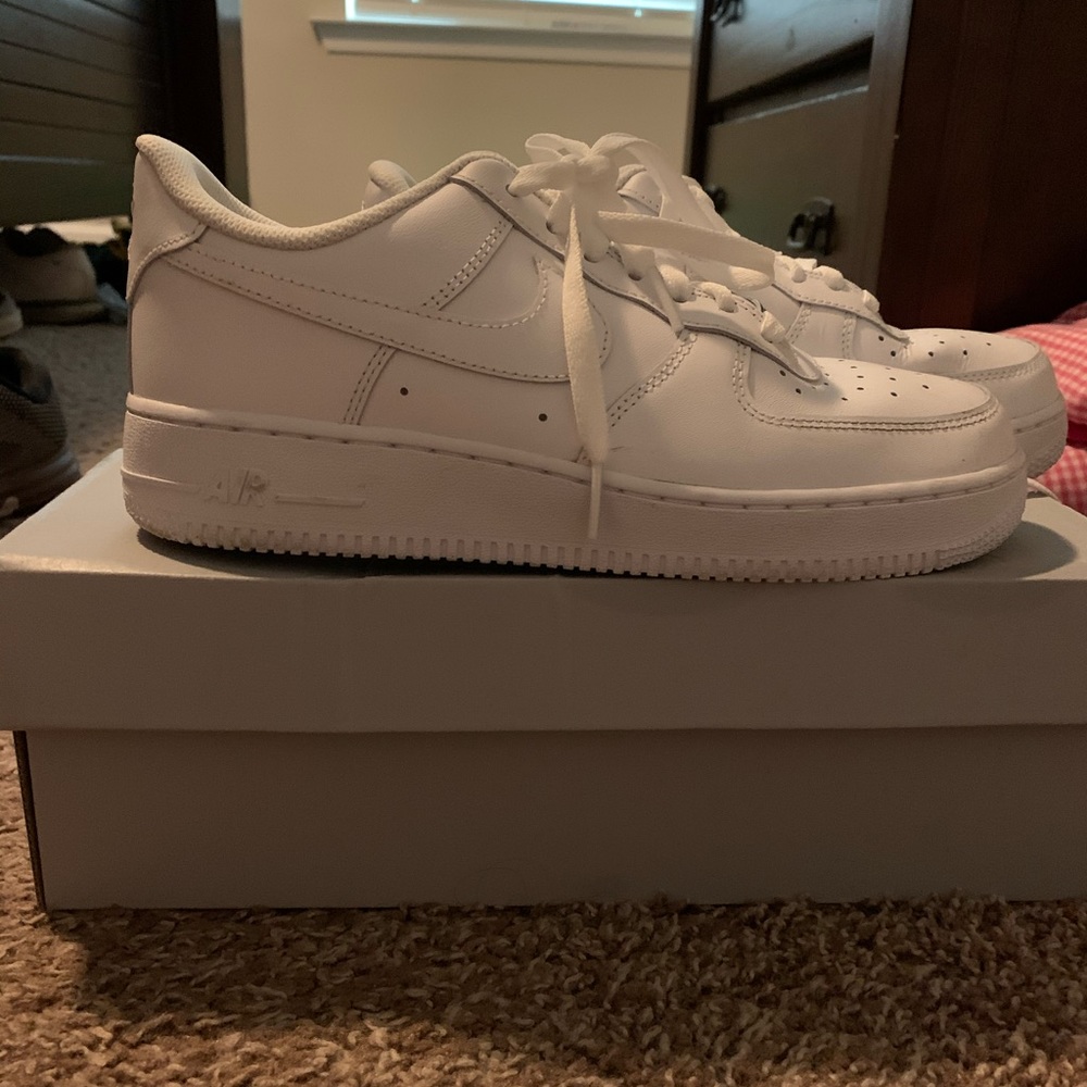 NIKE AIR FORCE 1